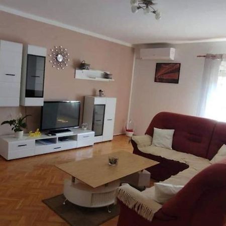 רובינייסקו סלו Apartment Eva מראה חיצוני תמונה