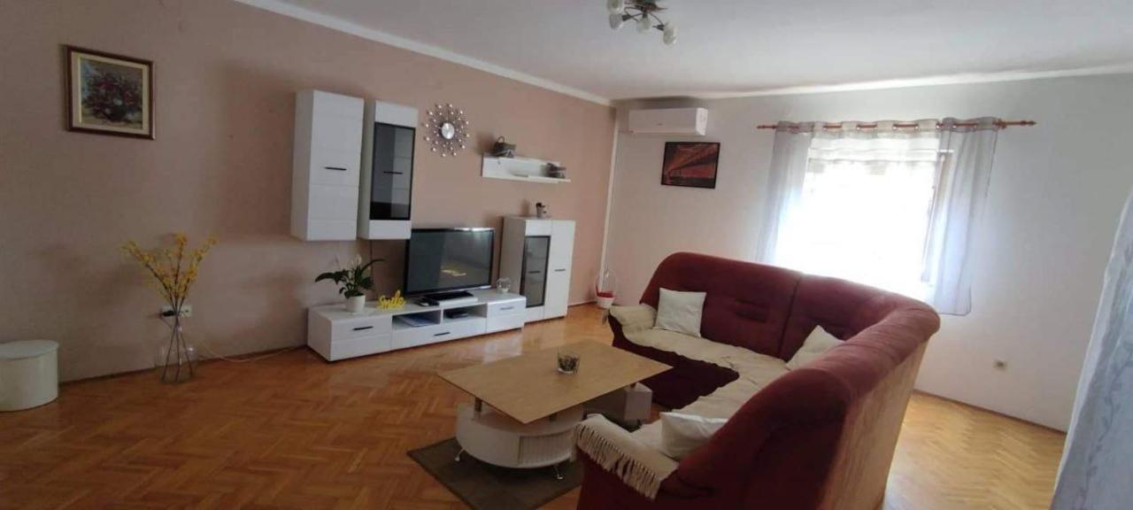 רובינייסקו סלו Apartment Eva מראה חיצוני תמונה