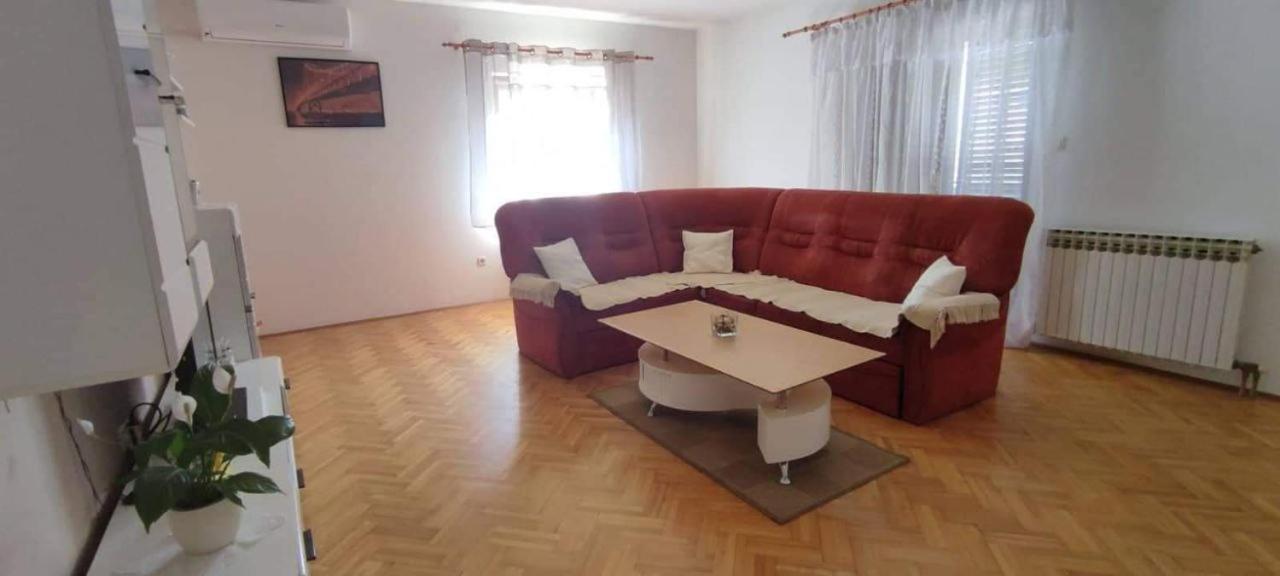 רובינייסקו סלו Apartment Eva מראה חיצוני תמונה